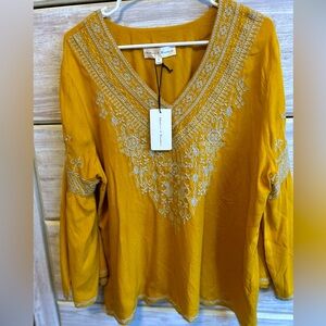 Chelsea & Theodore embroidered top